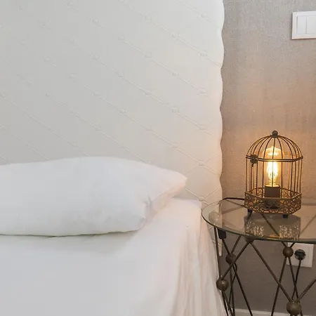 Lovelystay - 2bed Looking Good In Bairro Alto Apartment Lisbon