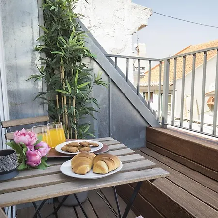 Lovelystay - 2bed Looking Good In Bairro Alto Lisboa