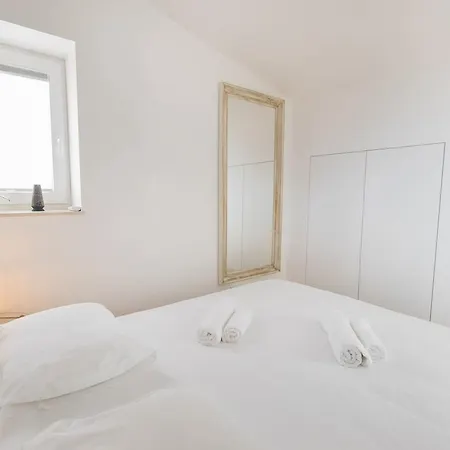 Daire Lovelystay - 2bed Looking Good In Bairro Alto *