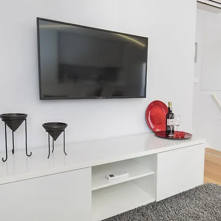 Daire Lovelystay - 2bed Looking Good In Bairro Alto